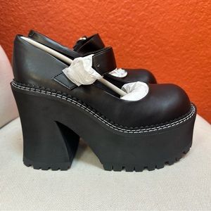 Dollskill dELia*s Dark Animal Behavior Platform Mary Janes size 8 brand new